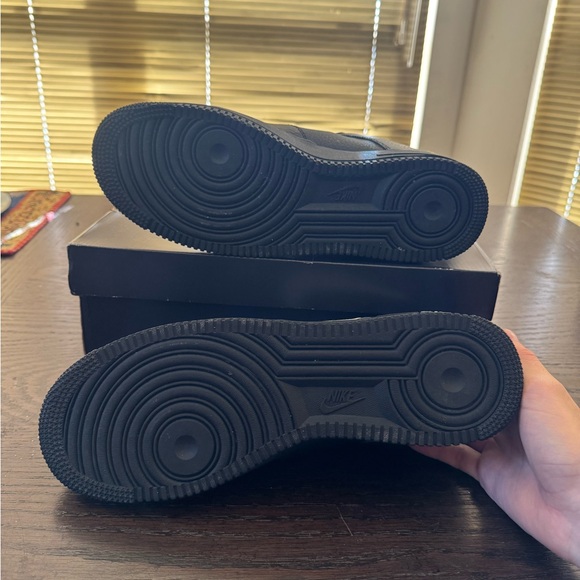 Nike Air Force 1 07 LV8 Overbranding - Picture 3 of 8